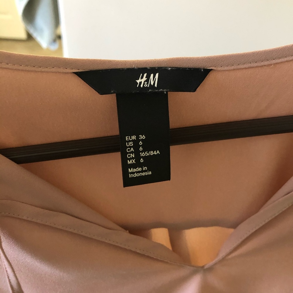 H&M blouse - Picture 3 of 3